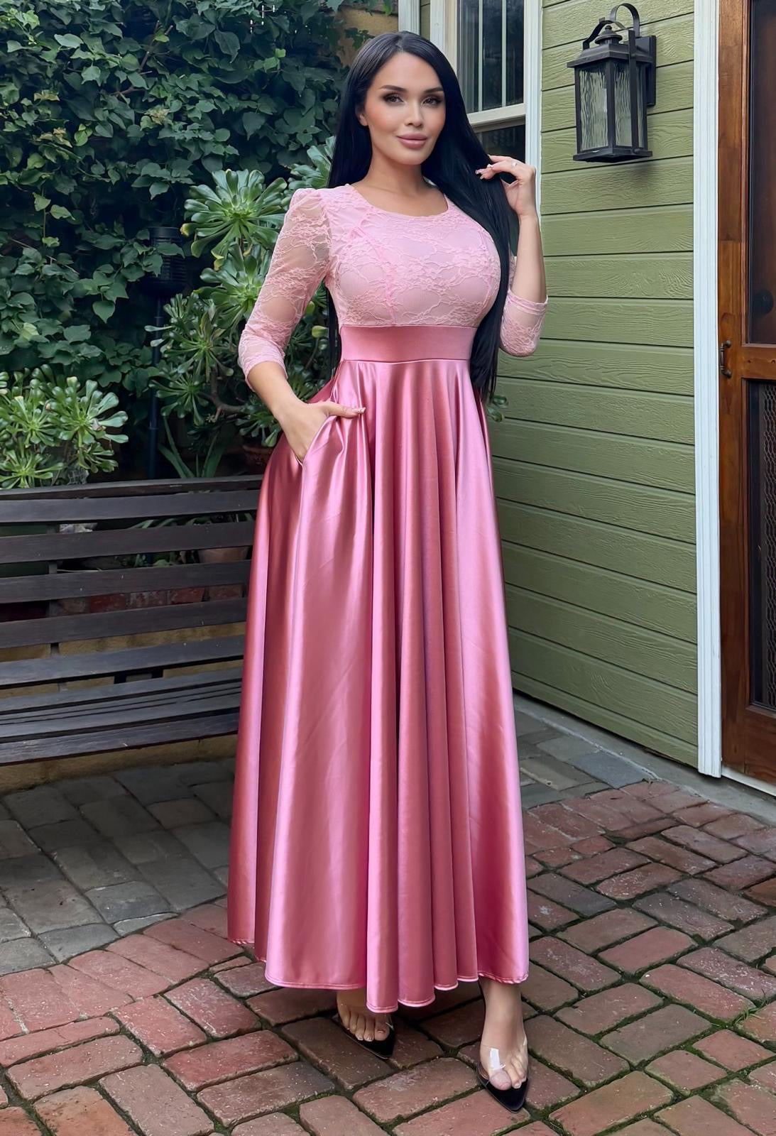 Long satin lace dress with pockets